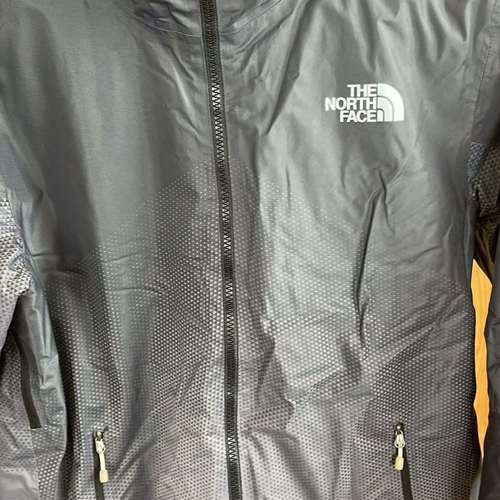 North Face Insulated Coat. - Picture 2 of 10